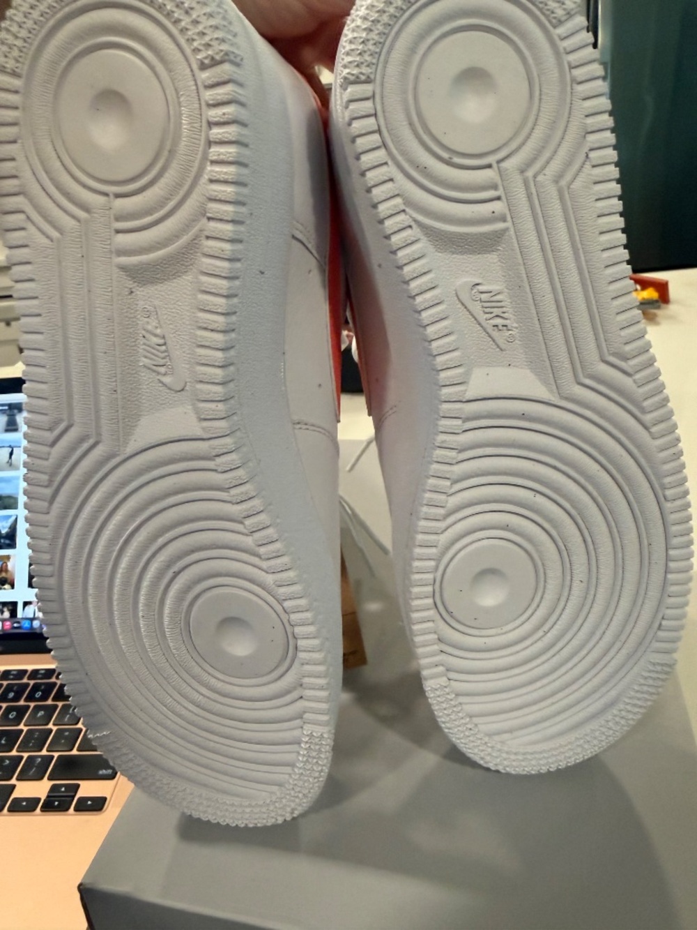 Brand New in Box Women's Air Force 1 '07 Next Nature - Picture 5 of 5